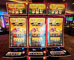 513solt APP မြန်မာ ကစားသူ Mobile Phone Live Casino Slot ကစားနေပုံ